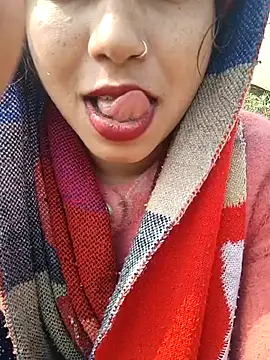 Snapshot of Simaran_bhabhi chatting on February 12, 2025, 4:33 am Simaran bhabhi online show from February 12, 2025, 4:33 am