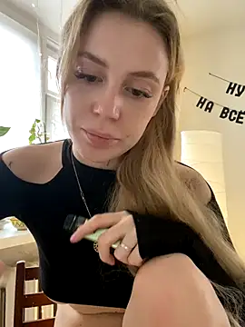 meanexx online show from November 6, 2025, 10:38 am