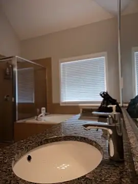 1BeautyN1Beast online show from September 25, 2025, 4:54 pm