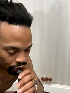 1BeautyN1Beast online show from November 13, 2025, 3:55 pm