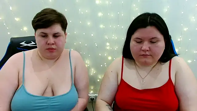 BeckyAndHellen online show from April 12, 2026, 11:15 am