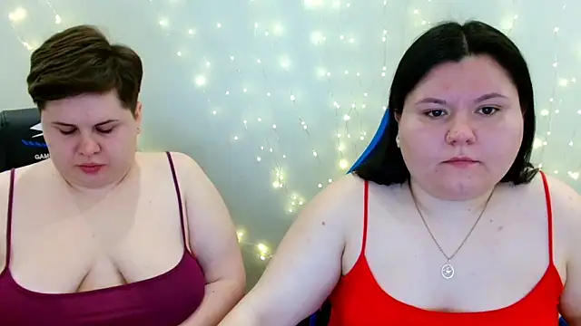 BeckyAndHellen online show from April 15, 2026, 4:25 pm