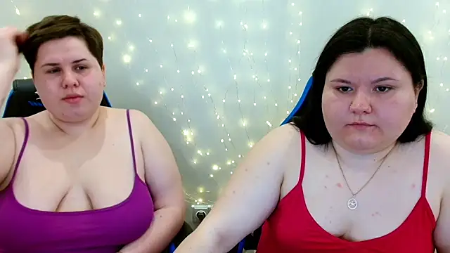 Snapshot of BeckyAndHellen chatting on April 29, 2026, 12:20 pm BeckyAndHellen online show from April 29, 2026, 12:20 pm