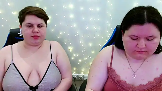 Snapshot of BeckyAndHellen chatting on April 29, 2026, 7:53 pm BeckyAndHellen online show from April 29, 2026, 7:53 pm