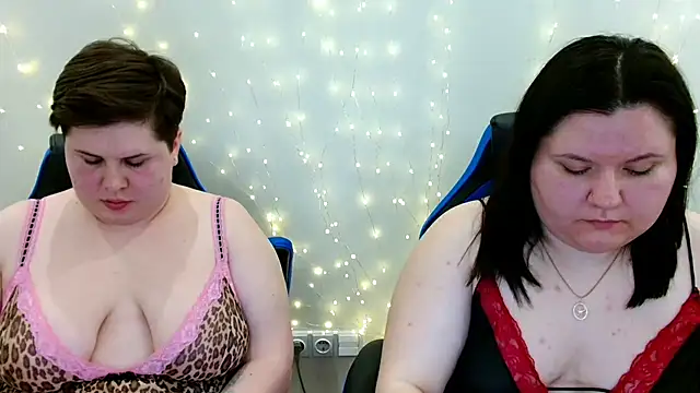 Snapshot of BeckyAndHellen chatting on May 1, 2026, 9:08 pm BeckyAndHellen online show from May 1, 2026, 9:08 pm