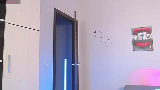 Lina Robbins online show from March 5, 2025, 12:16 am