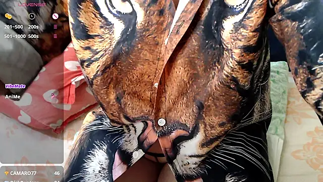 RoseStarr online show from October 17, 2025, 7:05 pm