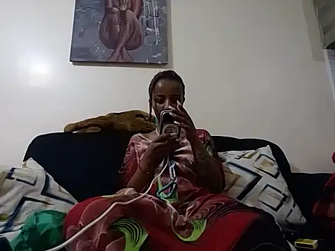 hoely grail01 online show from November 28, 2025, 11:07 pm