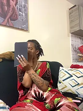 hoely grail01 online show from November 29, 2025, 7:06 pm