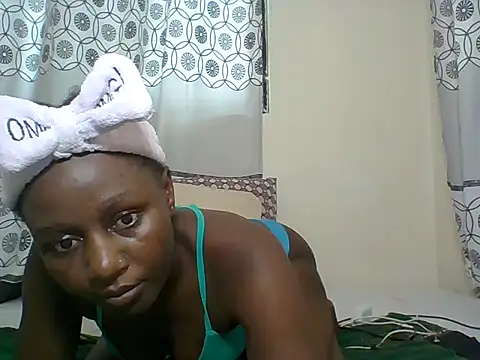 Snapshot of Chocolateskin4 chatting on February 18, 2026, 9:05 am Chocolateskin4 online show from February 18, 2026, 9:05 am