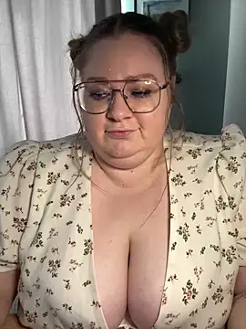 Chloe WS online show from February 22, 2025, 9:45 am