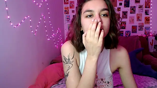 Snapshot of Celine_Dionn chatting on December 7, 2024, 10:45 am Celine Dionn online show from December 7, 2024, 10:45 am