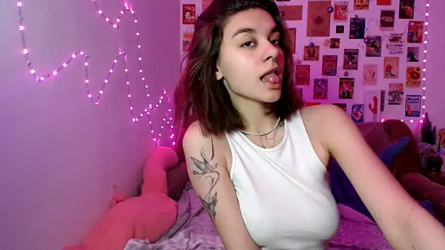 Snapshot of Celine_Dionn chatting on December 21, 2024, 12:27 pm Celine Dionn online show from December 21, 2024, 12:27 pm