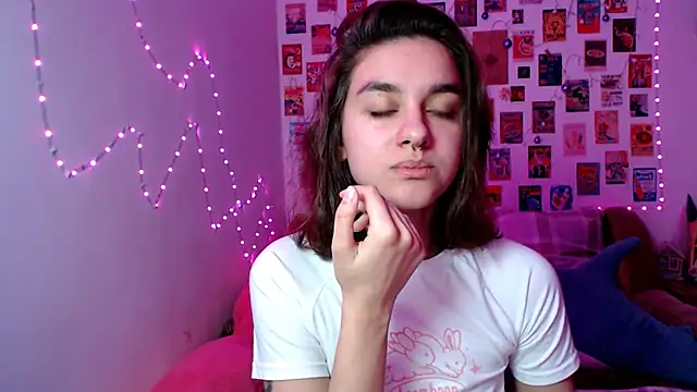 Snapshot of Celine_Dionn chatting on January 17, 2025, 2:50 pm Celine Dionn online show from January 17, 2025, 2:50 pm