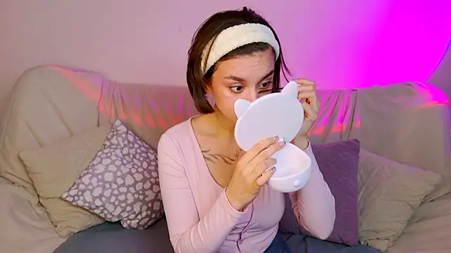 Snapshot of Celine_Dionn chatting on May 22, 2026, 4:08 am Celine Dionn online show from May 22, 2026, 4:08 am