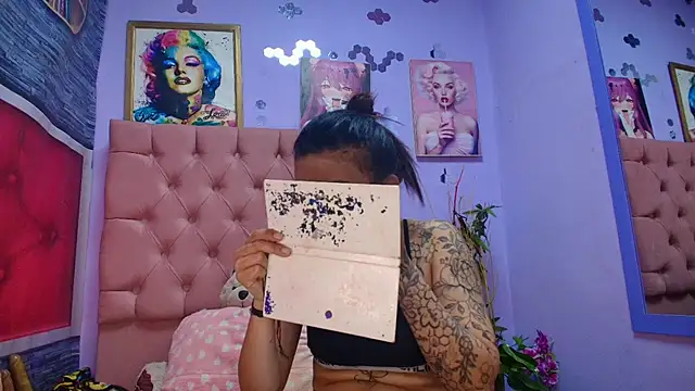 Yaumiko online show from December 15, 2025, 12:53 pm