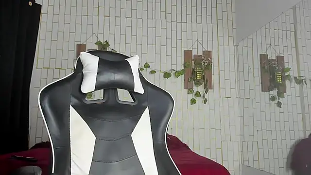 Snapshot of jacksson_lawrence chatting on October 21, 2025, 11:38 pm jacksson lawrence online show from October 21, 2025, 11:38 pm