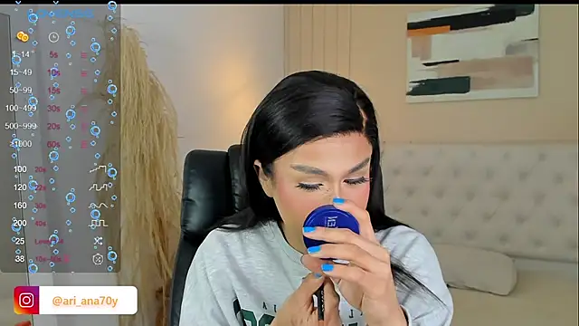 LOISE-XX online show from November 14, 2025, 6:56 am