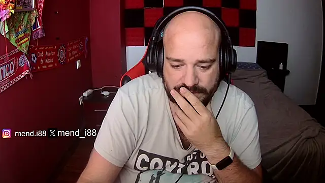 menditeta1 online show from September 24, 2025, 10:02 pm