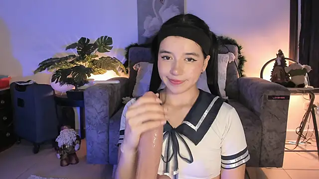 Naughtylittlegirl  online show from December 4, 2025, 3:32 pm