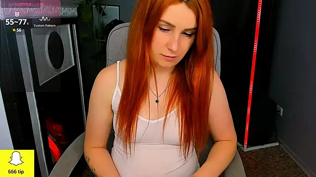YrKiraXO online show from February 21, 2025, 10:07 am