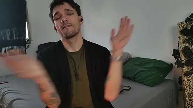 JackDesFeux online show from November 18, 2025, 4:11 pm