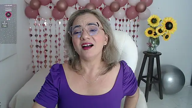 Snapshot of ana_milf chatting on January 12, 2026, 12:43 pm ana milf online show from January 12, 2026, 12:43 pm