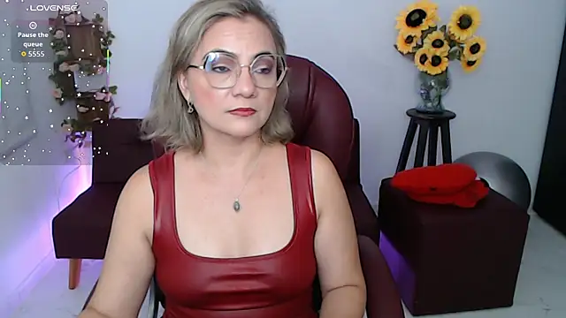 Snapshot of ana_milf chatting on April 30, 2026, 1:39 pm ana milf online show from April 30, 2026, 1:39 pm