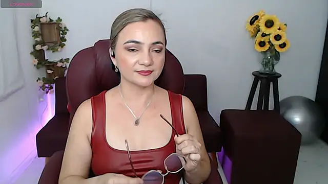 Snapshot of ana_milf chatting on May 9, 2026, 3:06 pm ana milf online show from May 9, 2026, 3:06 pm