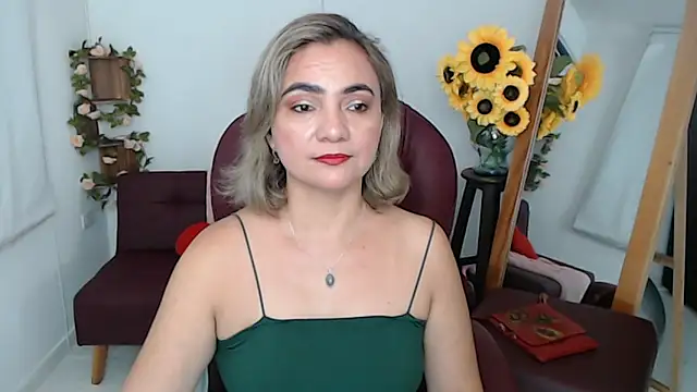 Snapshot of ana_milf chatting on June 1, 2026, 1:57 pm ana milf online show from June 1, 2026, 1:57 pm