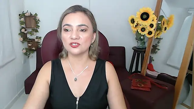 Snapshot of ana_milf chatting on June 4, 2026, 2:01 pm ana milf online show from June 4, 2026, 2:01 pm