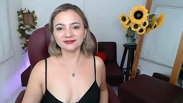Snapshot of ana_milf chatting on June 25, 2026, 12:53 pm ana milf online show from June 25, 2026, 12:53 pm