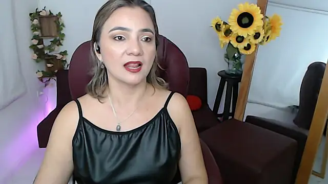 Snapshot of ana_milf chatting on July 5, 2026, 1:29 pm ana milf online show from July 5, 2026, 1:29 pm