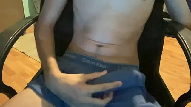 youngsexylad online show from October 13, 2025, 10:32 pm