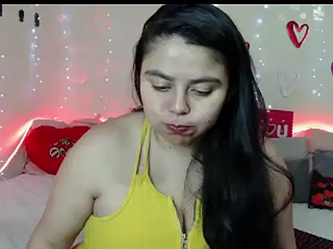 celestehot707rs online show from February 12, 2025, 1:59 pm