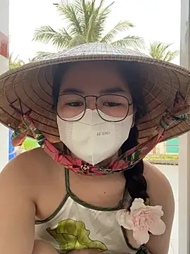 BabyThree  online show from January 26, 2025, 10:23 am