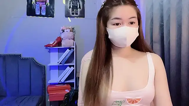 BabyThree  online show from October 5, 2025, 8:45 am