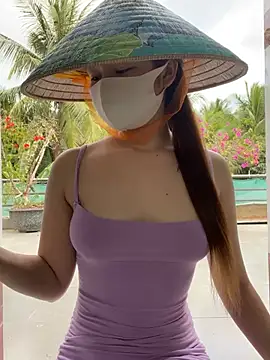 BabyThree  online show from March 19, 2026, 8:07 am