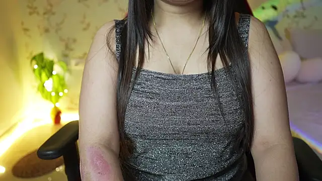 Snapshot of only_aleesha chatting on December 2, 2024, 6:54 pm only aleesha online show from December 2, 2024, 6:54 pm