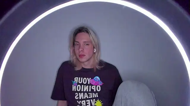 Snapshot of matt_spark chatting on February 16, 2025, 9:16 pm matt spark online show from February 16, 2025, 9:16 pm