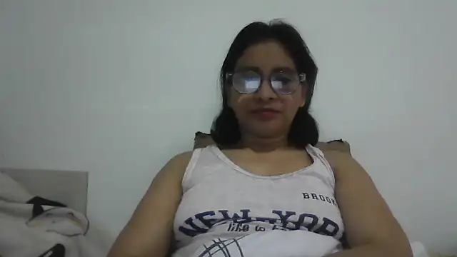 Snapshot of titssmall123 chatting on November 19, 2025, 3:01 pm titssmall123 online show from November 19, 2025, 3:01 pm