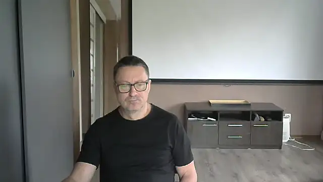 Snapshot of HarrySnake chatting on October 2, 2025, 8:10 am HarrySnake online show from October 2, 2025, 8:10 am