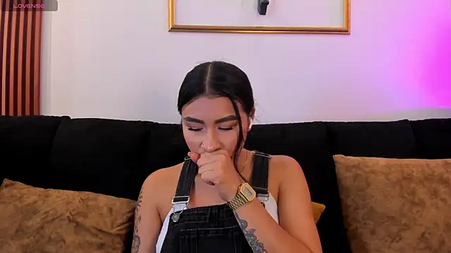 Zayda 1 online show from October 7, 2025, 7:33 pm