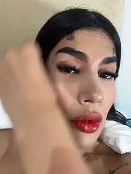 saragill323 online show from December 19, 2024, 5:40 pm