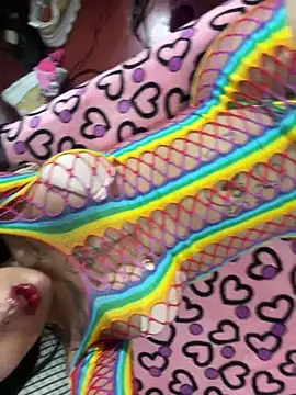 saragill323 online show from December 28, 2024, 3:26 am