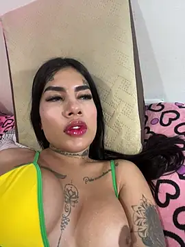 saragill323 online show from December 29, 2024, 10:25 pm