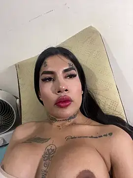 saragill323 online show from January 15, 2025, 11:40 pm