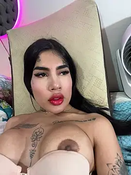 saragill323 online show from January 17, 2025, 6:44 pm