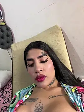 saragill323 online show from February 26, 2025, 4:35 pm