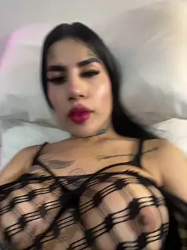 saragill323 online show from March 1, 2025, 6:32 pm